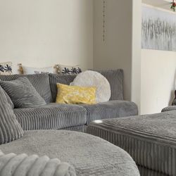 Lindyn 6-Piece Modular Sectional with Chaise $1200  OBO