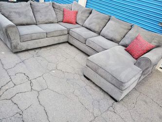 Modern sectional couch gray, 🛋 very clean 🛋