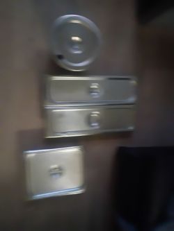 Kitchen server stainless pans