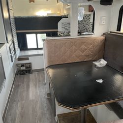 CabOver Camper/1990 Lance Squire