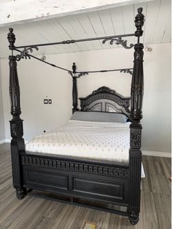Classic Black canopy bed/ real wooden Queen sized bed frame