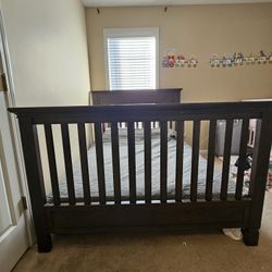 DaVinci Charlie 4-in1 Convertible Crib