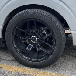 Ford F150  22inch Wheels With Tires 