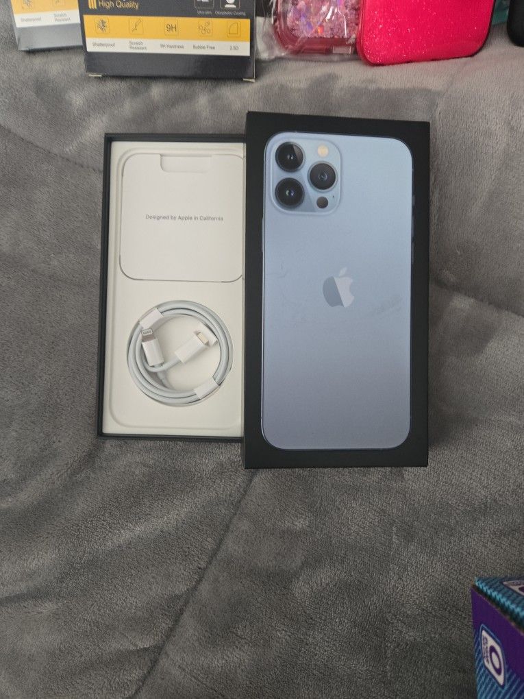 Unlocked IPhone 13 Pro Max 256 GB