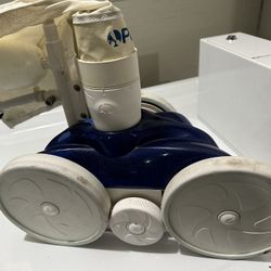 Polaris Pool Sweeper 