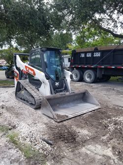 Bobcat Y Camion