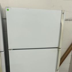 GE Top And Bottom Fridge