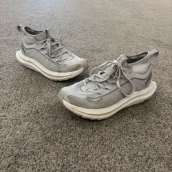 gray hoka one one kawana mid running shoes mens size 8.5 women’s size 10