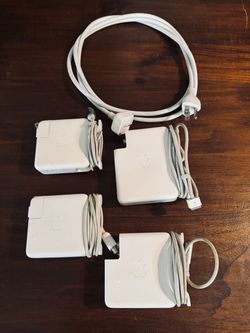 Apple MacBook MagSafe Chargers – Lot of 4