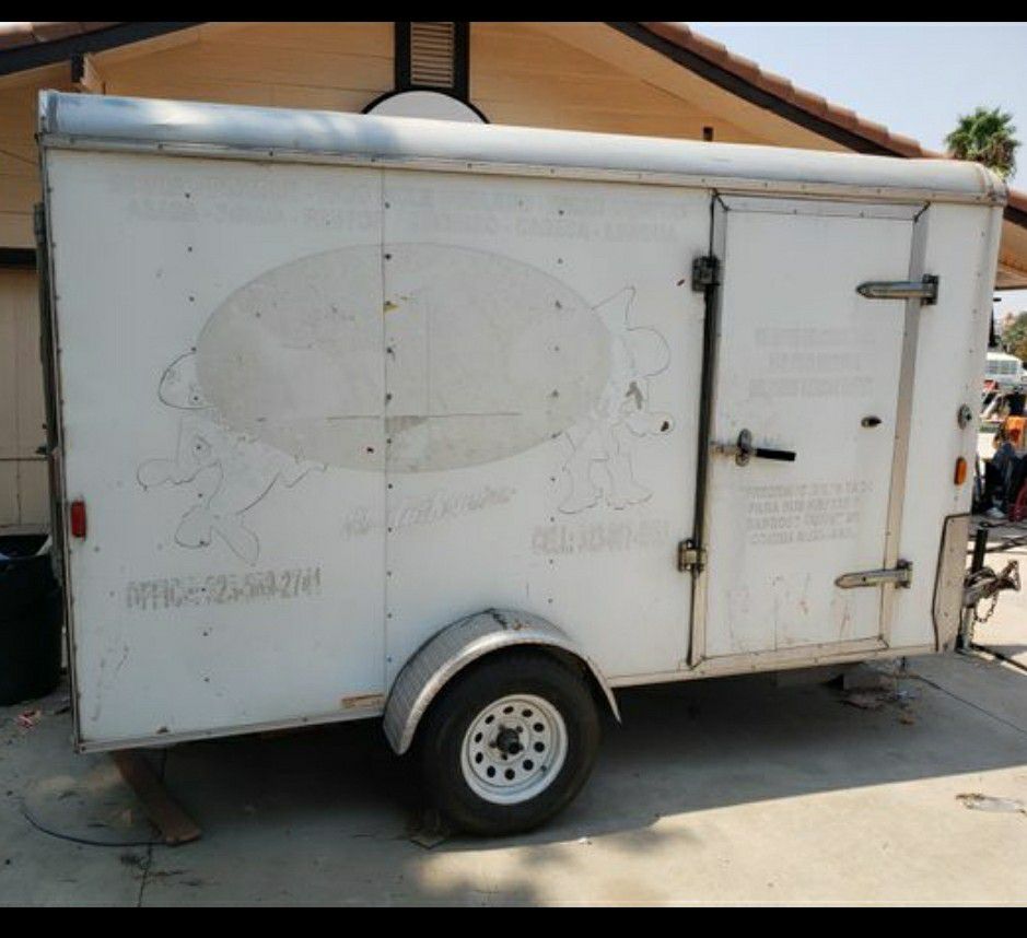 Enclosed trailer 6×12