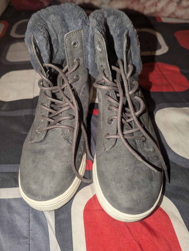 Fur Boots With Shoe Laces