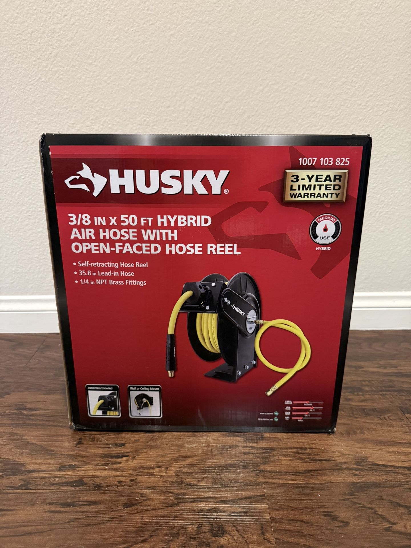 Brand New Husky 3/8 in Hybrid Air Hose Reel