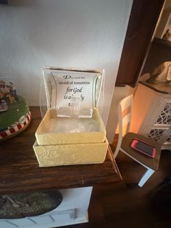 Crystal cross
