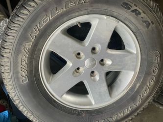 Jeep Wrangler 55/75 R17 4 Tires 60% Life $300