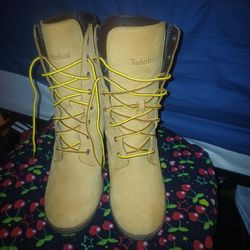 Brand New Womens Timberland highheal boot size 9