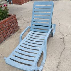 Lounge Chair With Adjustable Height