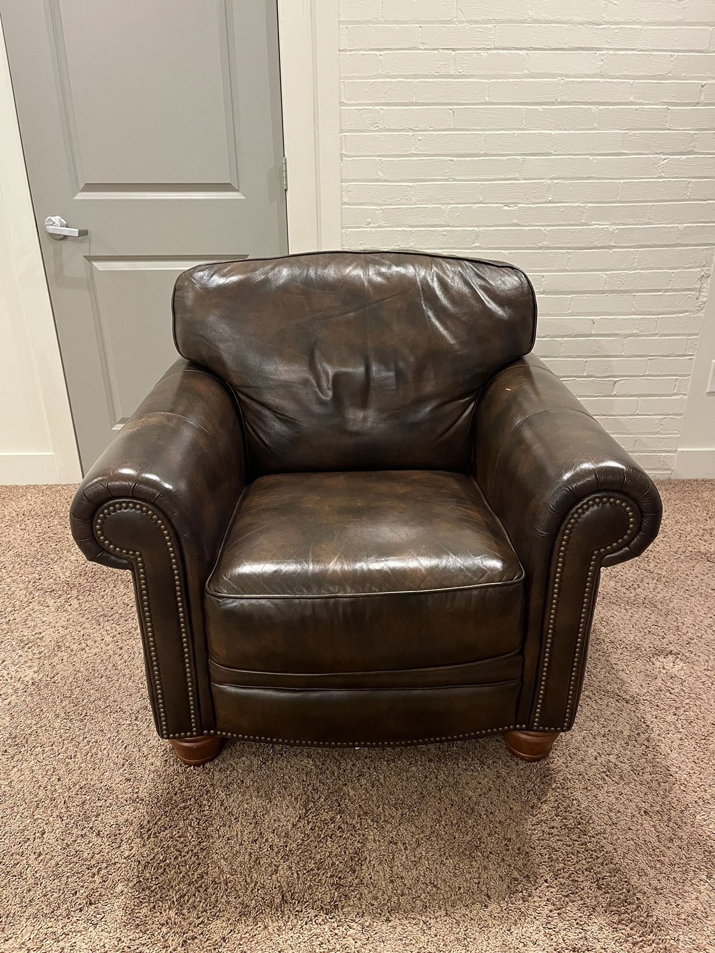 Lazy boy leather chair for sale in omaha ne offerup