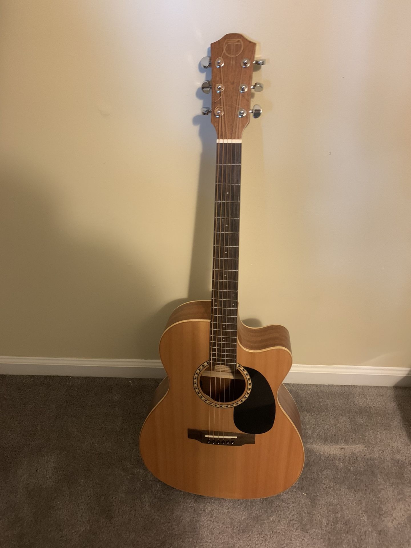 BEAUTIFUL TETON ACOUSTIC ELECTRIC CUTAWAY 