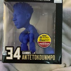 Giannis antetokounmpo small stars figure