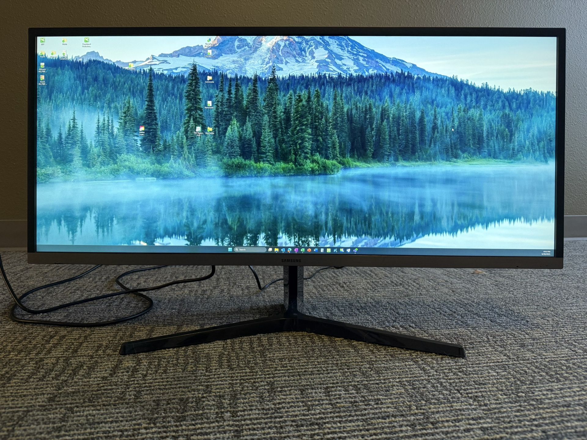 Samsung 34" Class Ultrawide Monitor with 21:9 Wide Screen, S34J552WQNXZA