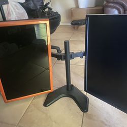 Dual Monitors With Stand