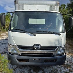 2017 HINO 195 16' BOX TRUCK $13000