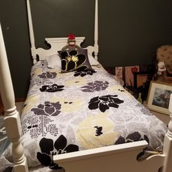 Girl's white bedroom set