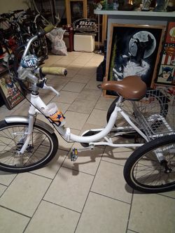 Triciclo para adultos evo R.26 trabajando bien