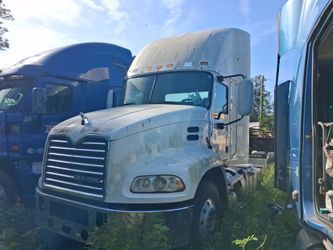 2018 mack semi truck day cab