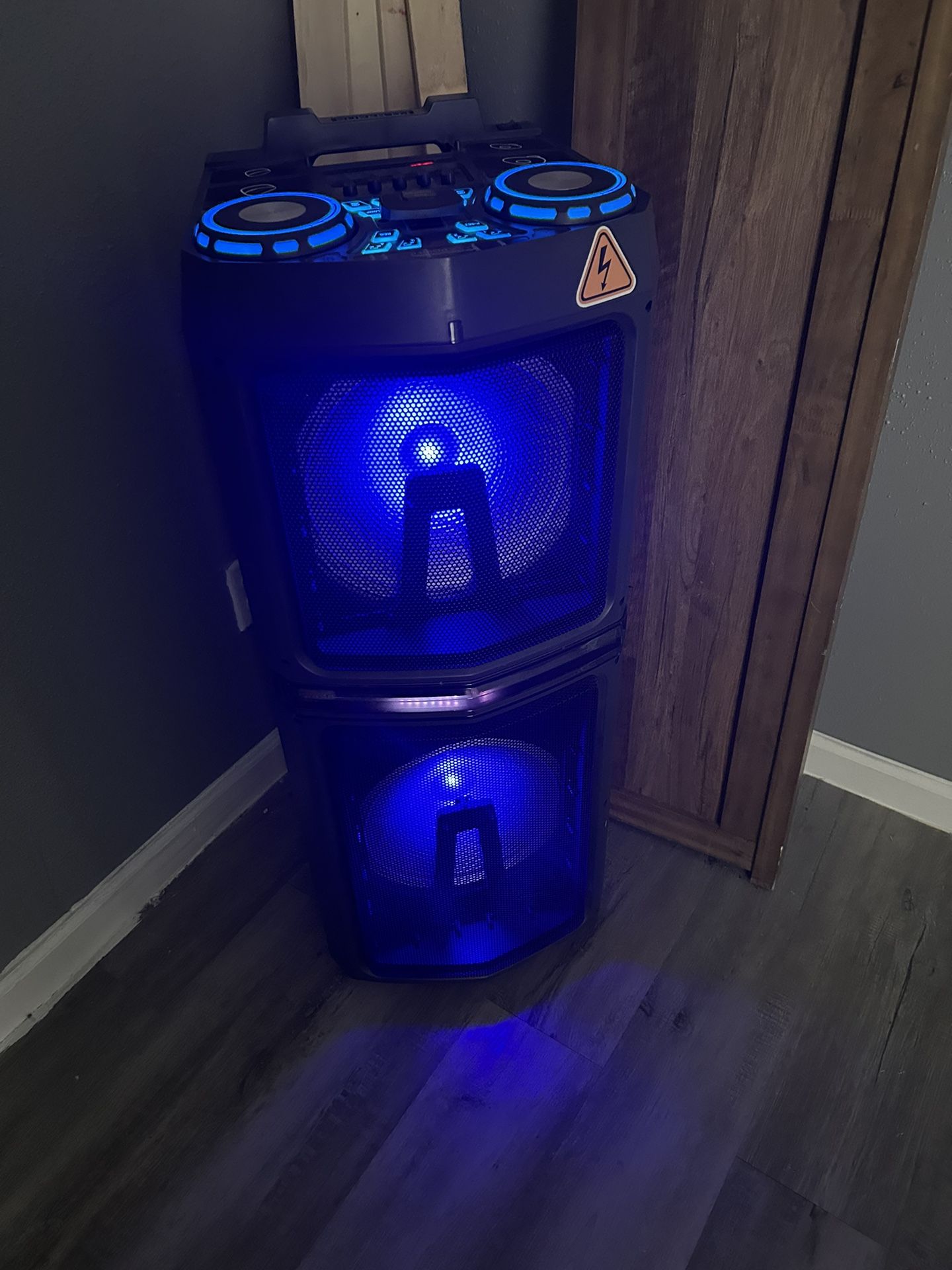 Speaker     Brand Max Power 