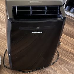 Honeywell 12,000 BTU Portable Air Conditioner for Bedroom, Living Room, Basement - Dehumidifer