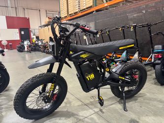 High-end long-seat electric bicycle