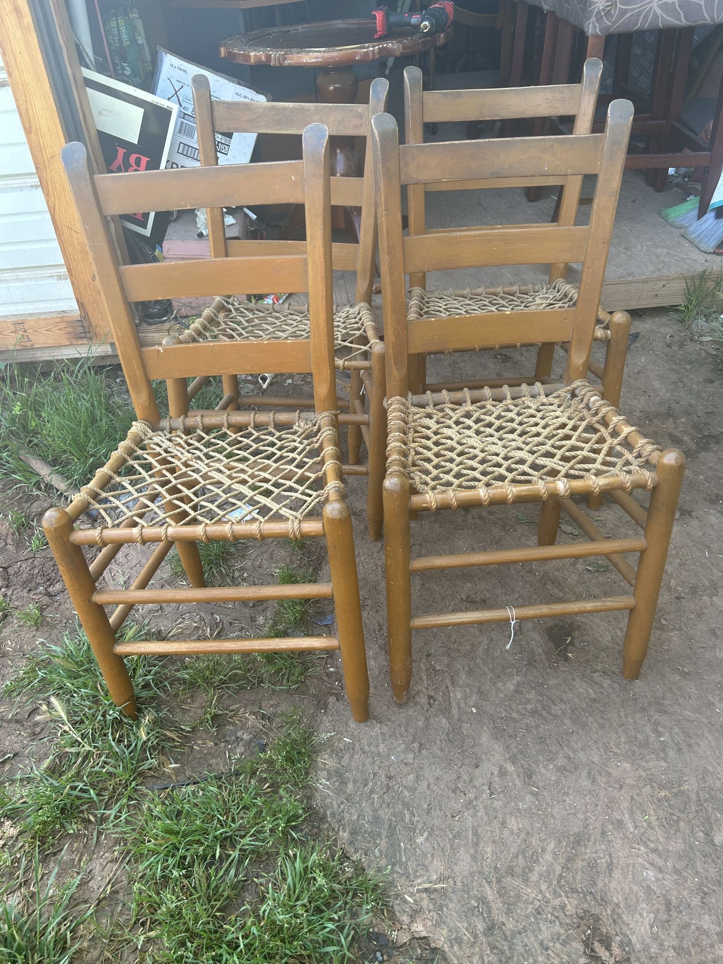 Set Of 4 Vintage Chairs 