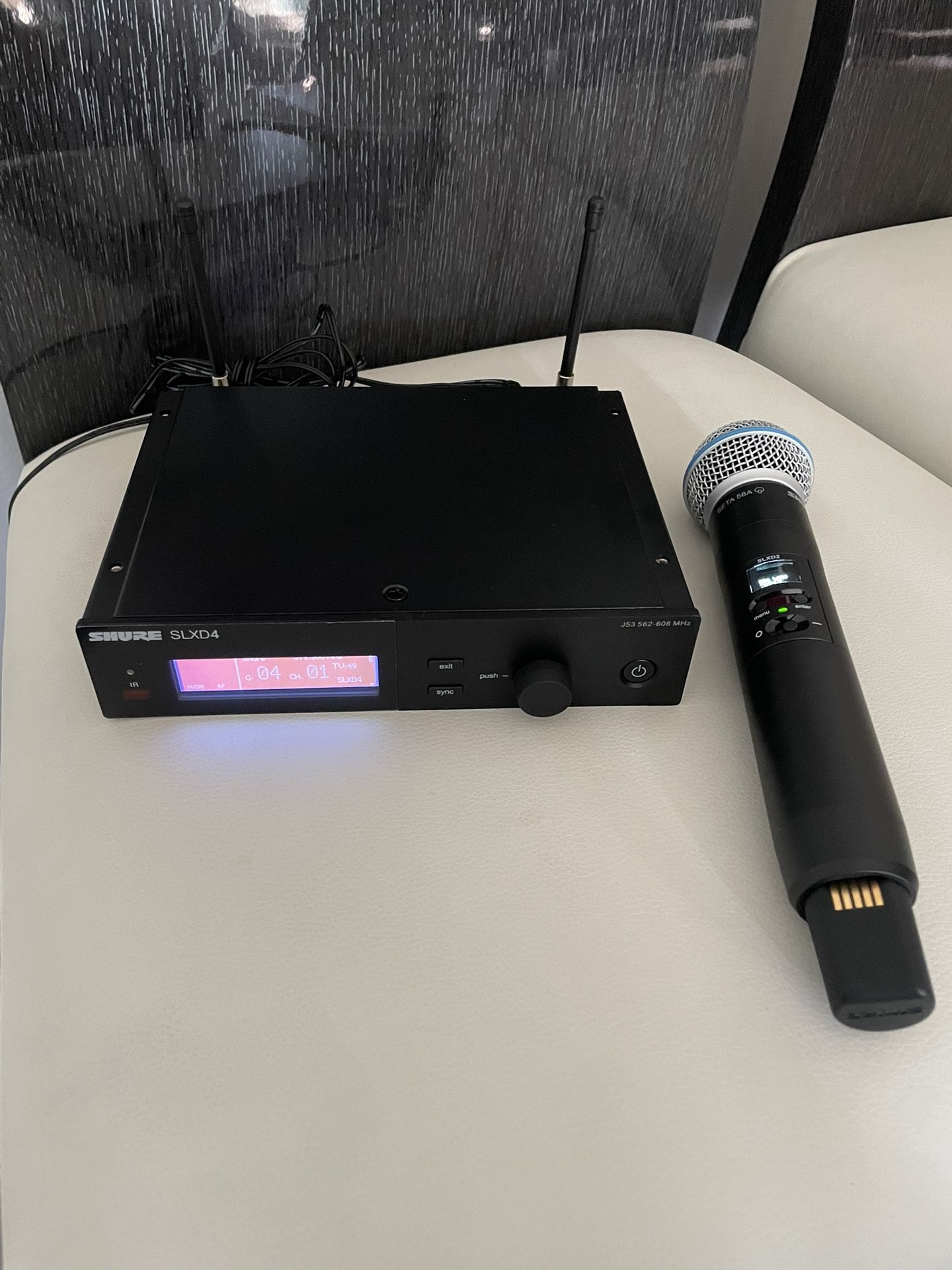 SHURE SLXD4 BETA 58a (J BAND) PROFESSIONAL WIRELESS MICROPHONE π€ LIKE NEW