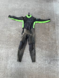 boys wetsuit