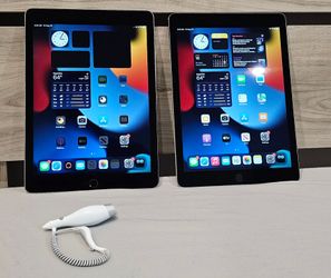 2 APPLE IPAD LIKE NEW. GREAT BATTERY HEALTH