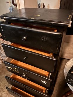 ✨Smaller-sized ✨Black Wood 4-Drawer Dresser