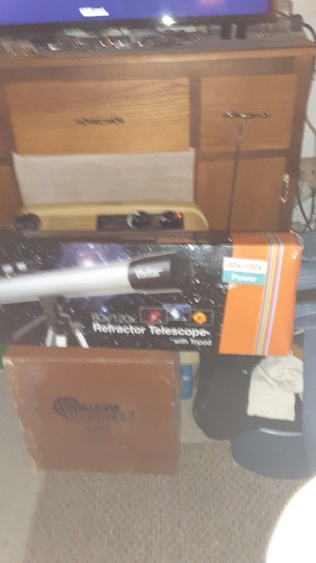 Vivitar 60 × 20 Refractor Telescope With Tripod 
