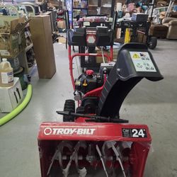Troy-bilt Storm 24 in. 208 cc 2-Stage Gas Snow Blower with Electric Start Self Propelled