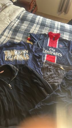Men’s shirts & sweaters  size large