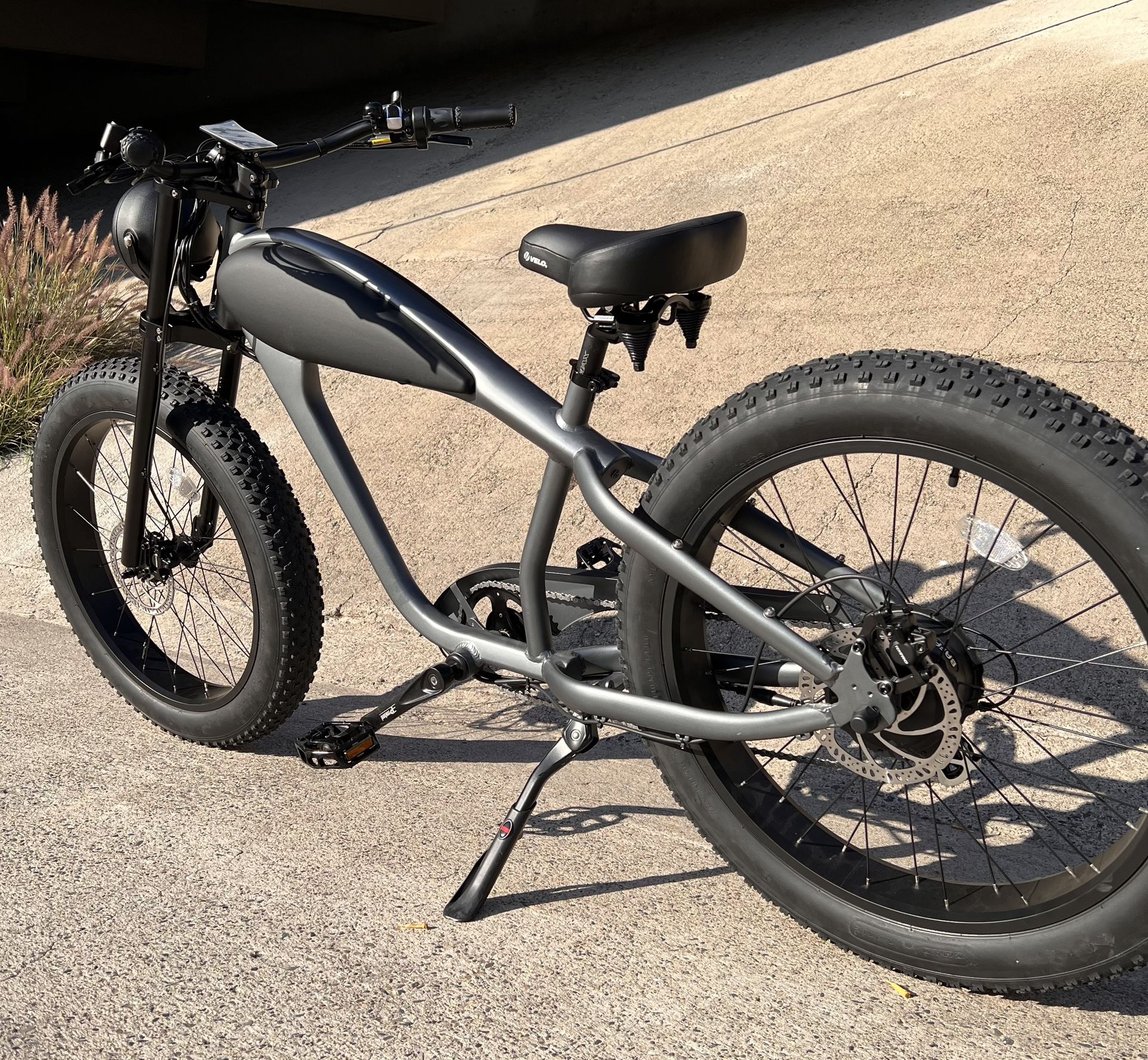 1000 Watt Electric Beach Cruiser Style E-Bike, 28mph, 17.5ah Battery