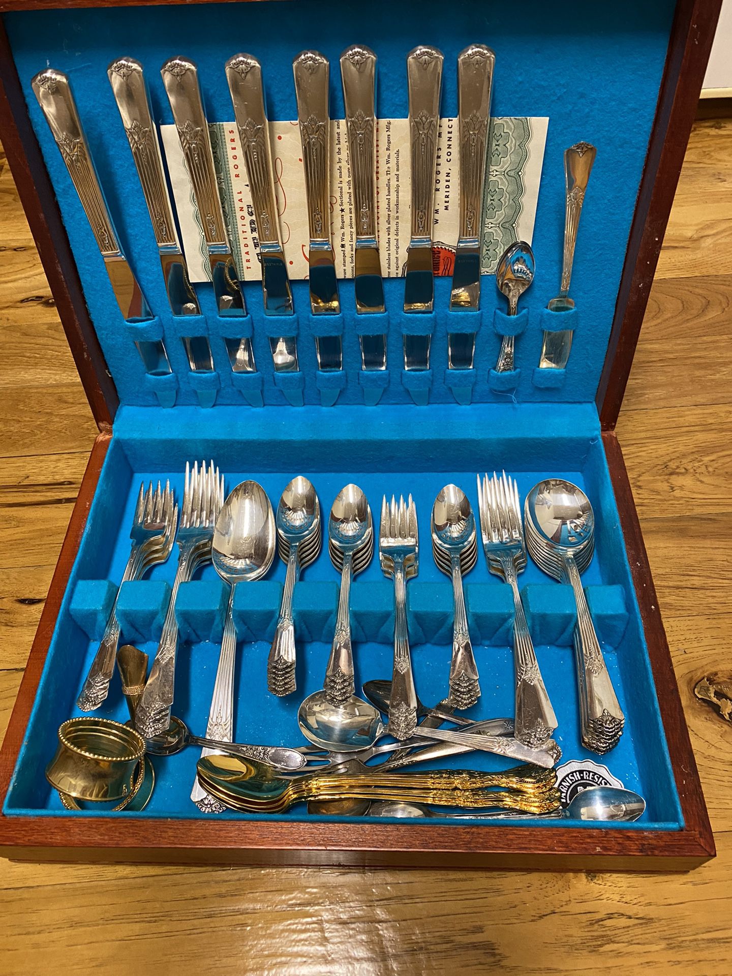 Wm Rogers Sectional 1825 Silverware In Box Mint Condition 
