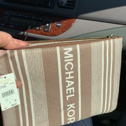 Michael Kors Jet Set Pouch Brand New 