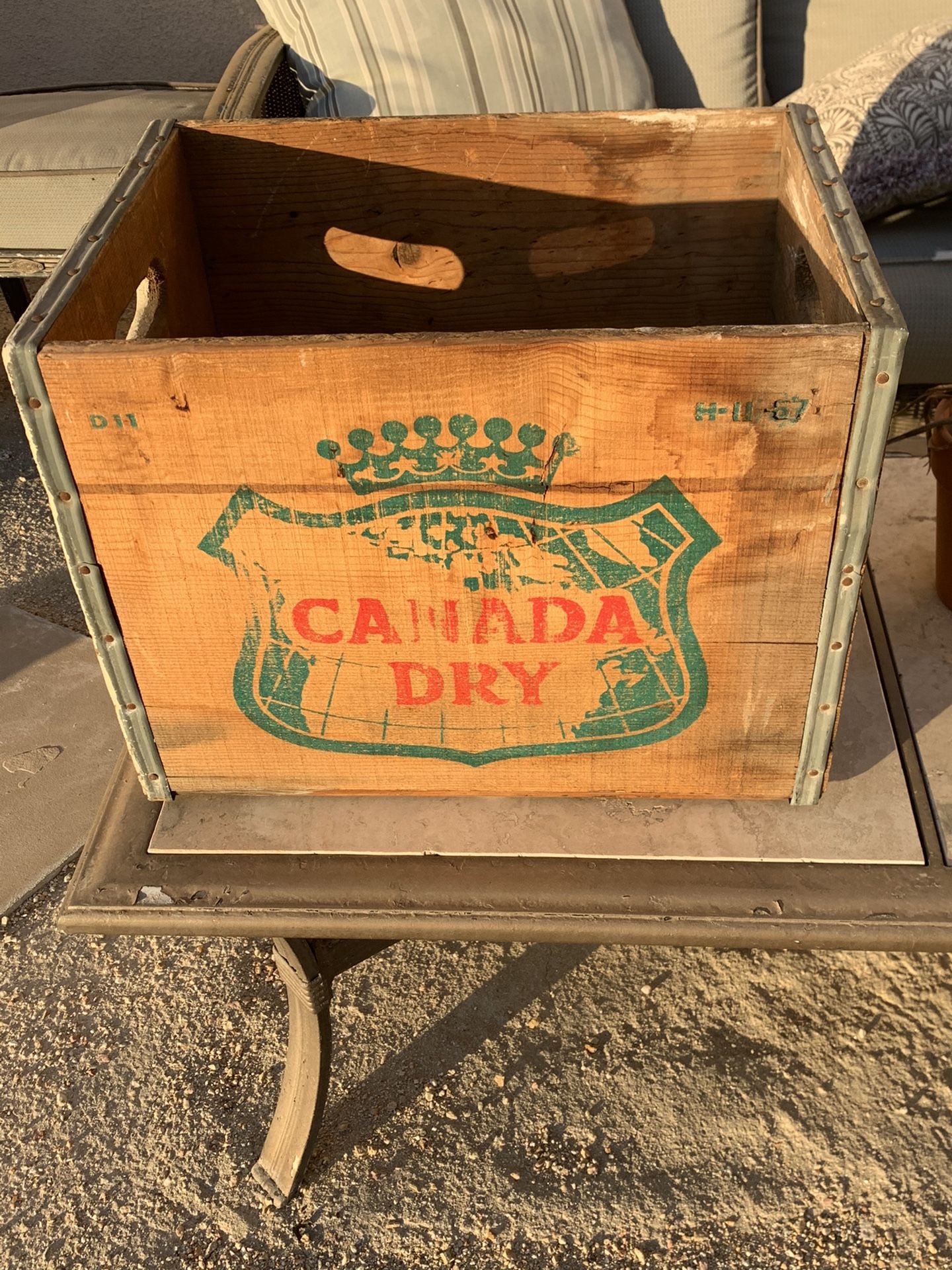 Canada dry gingerale Wood Case Crate Vintage