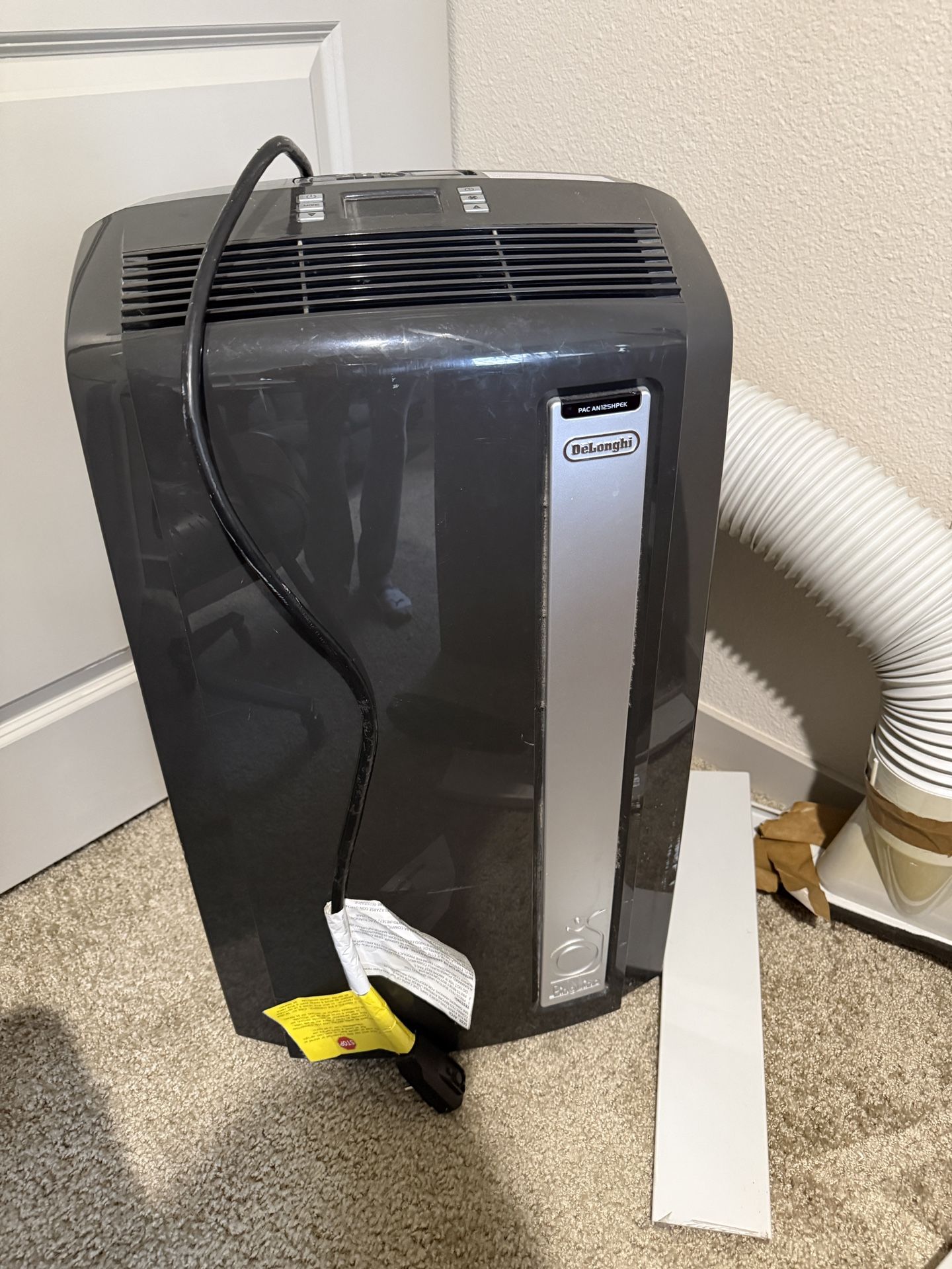 2 Portable AC Units – Danby + DeLonghi – Full Kits + Remotes + Manuals – $260 OBO ❄️