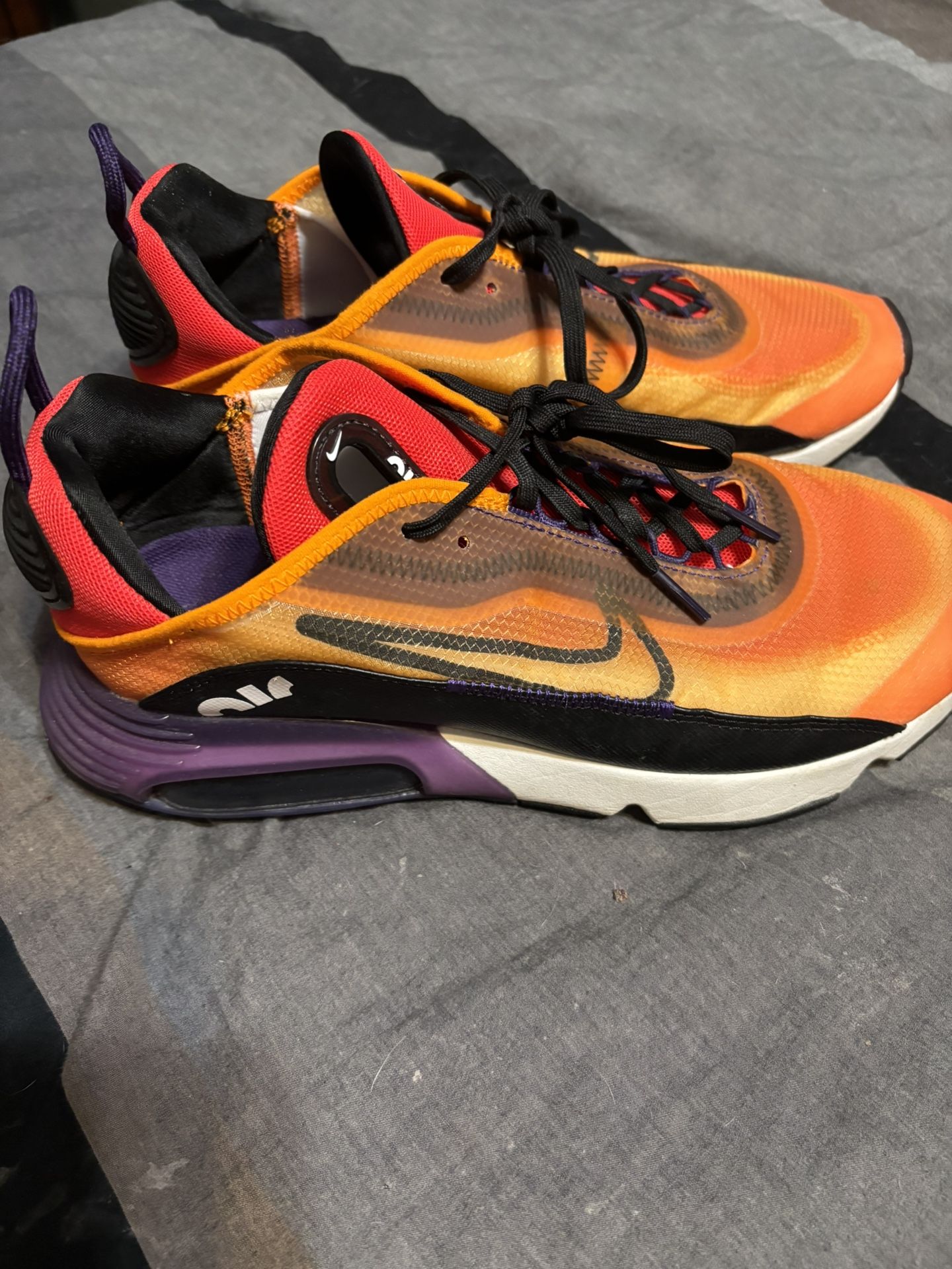 Like New Mens Size 8.5 Nike Air Max