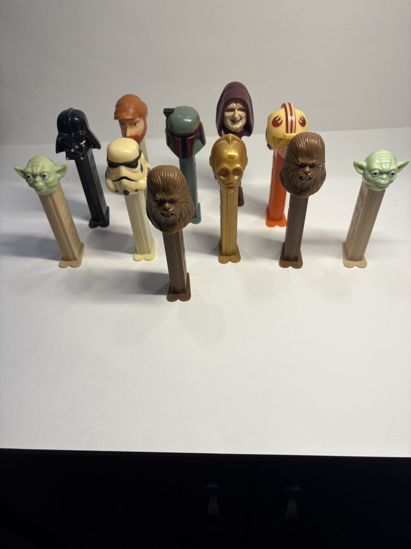 Lot of 11 Star Wars PEZ Dispensers – 1990s Vintage - Vader, Yoda, C-3PO, & more $