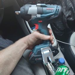 Bosch Gds18v-740 Bi Turbo Brushless 1/2" Impact Wrench  With 2, 4AH Batteries 