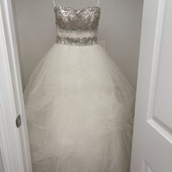CasaBlanca Wedding Dress! 