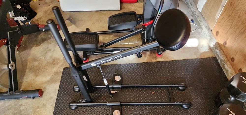 DB Method SQUAT MACHINE